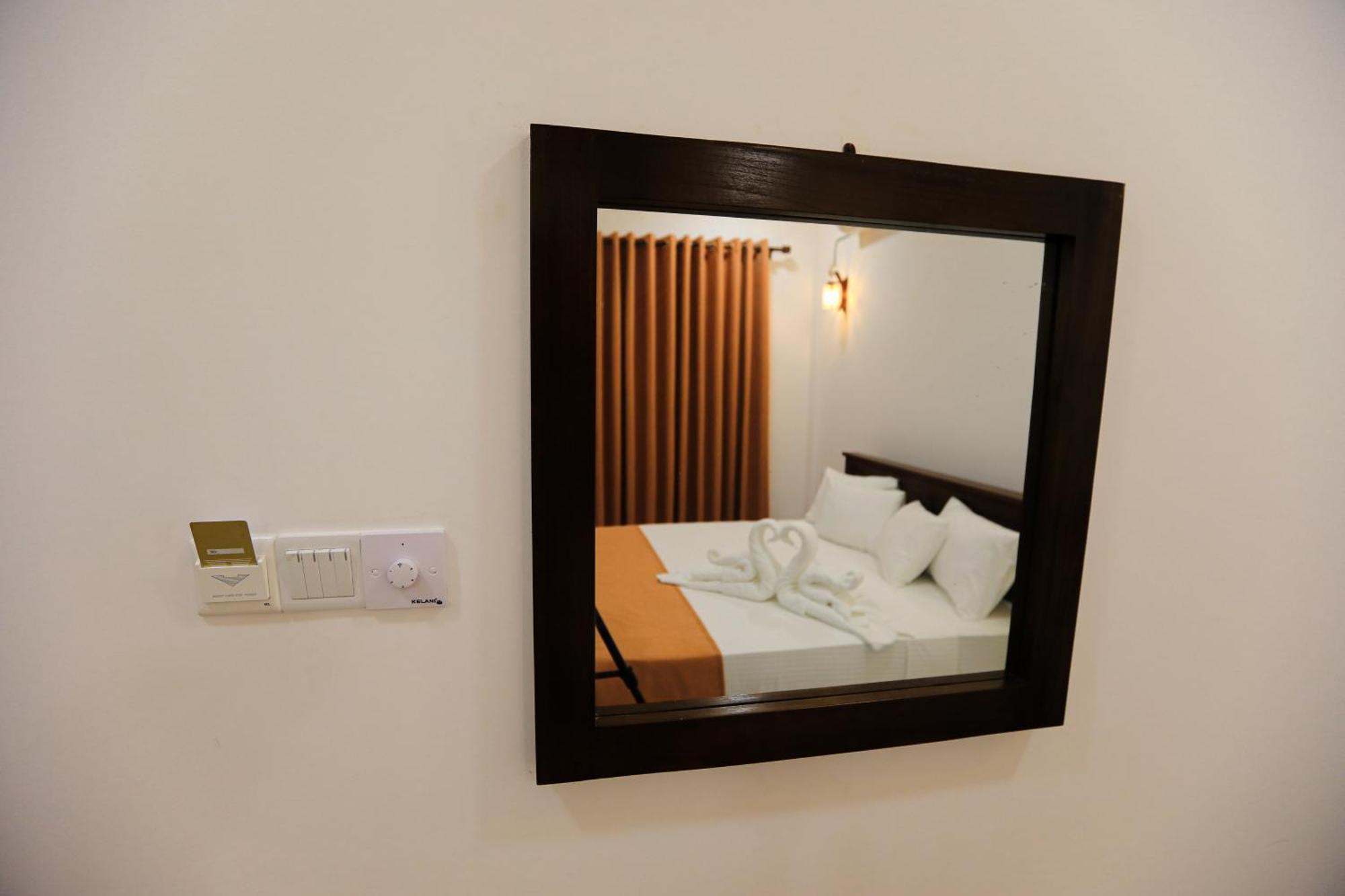 D Marit Motel Negombo Exterior foto